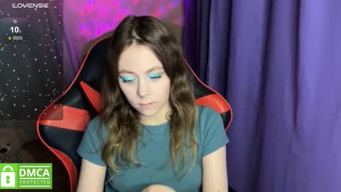 Snapshot of natural_babe666 chatting on September 17, 9:46 pm natural_babe666 online show from September 17, 9:46 pm
