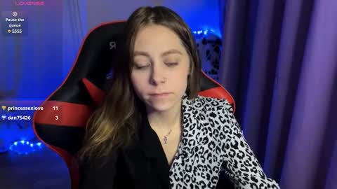 Snapshot of natural_babe666 chatting on March 6, 6:59 pm natural_babe666 online show from March 6, 6:59 pm