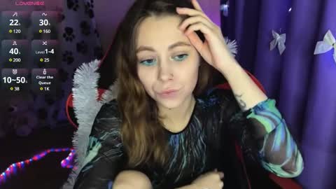 Snapshot of natural_babe666 chatting on December 22, 7:33 am natural_babe666 online show from December 22, 7:33 am