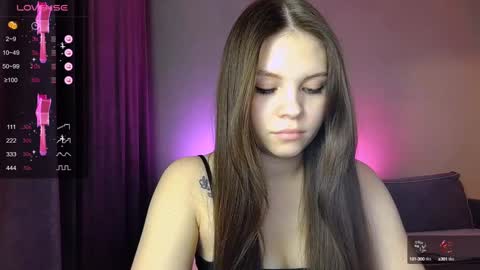 Snapshot of nature_starlight chatting on December 21, 5:50 pm Eva online show from December 21, 5:50 pm