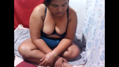 Hannah online show from March 9, 2:04 am