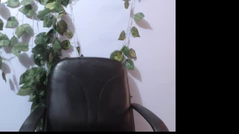 Snapshot of naughty_xxbunny chatting on February 7, 8:44 am beauty online show from February 7, 8:44 am