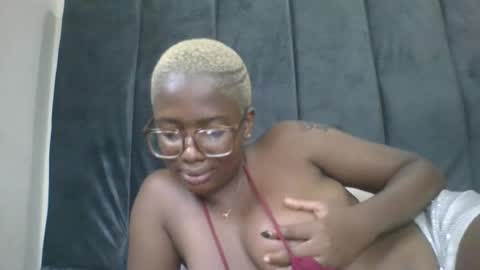 naughtychloee online show from June 19, 11:57 am