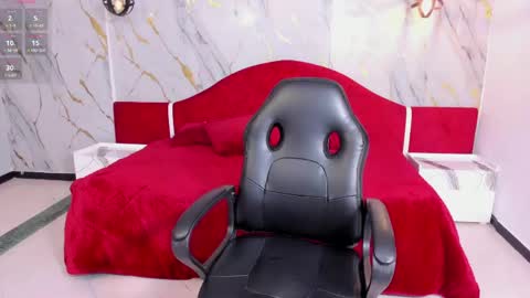 naugthy_brunette_ online show from May 3, 3:10 am