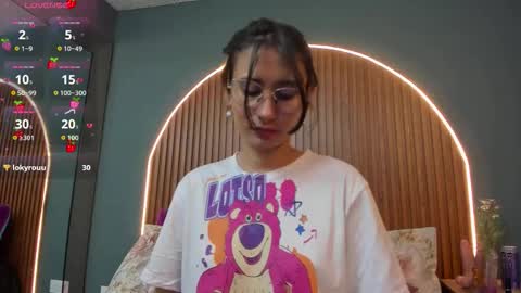 Naye  online show from September 19, 4:00 am