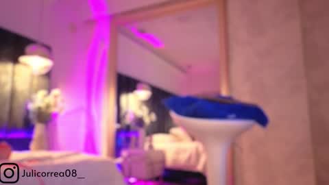 Juli  online show from November 5, 12:32 pm