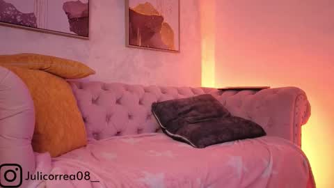 Juli  online show from October 30, 12:06 pm