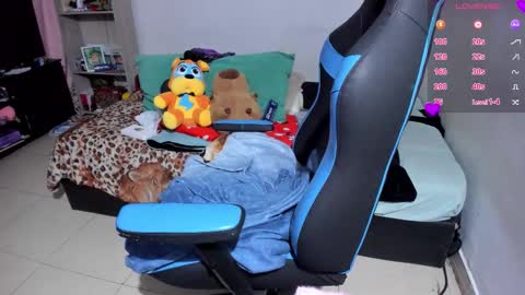 Geek Nicole    im Neeko UwU online show from October 16, 5:48 pm