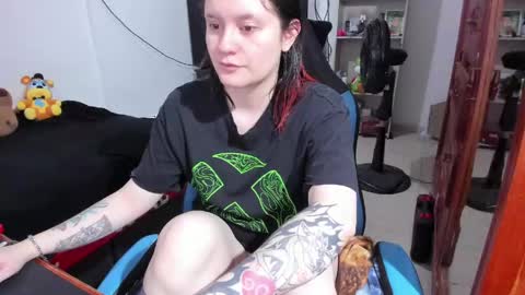 Geek Nicole    im Neeko UwU online show from May 3, 11:52 pm