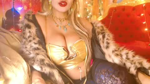 nefertari8 online show from June 22, 1:21 am