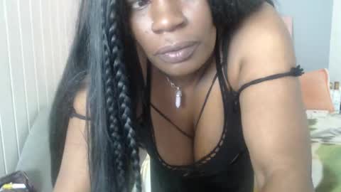 Snapshot of negrabig_38 chatting on February 9, 1:03 pm negrabig 38 online show from February 9, 1:03 pm