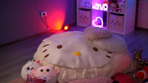 neithcole online show from December 14, 4:56 am