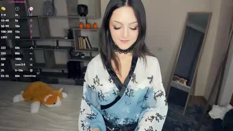 Vicky and Beatrice online show from December 14, 8:03 pm