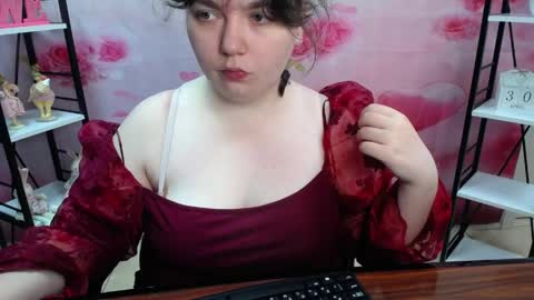 NeonilaLisova online show from May 1, 5:21 am