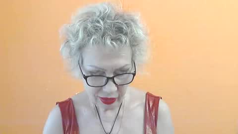 NessyJenixs online show from May 29, 2:15 pm