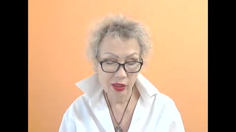 NessyJenixs online show from October 9, 1:48 pm