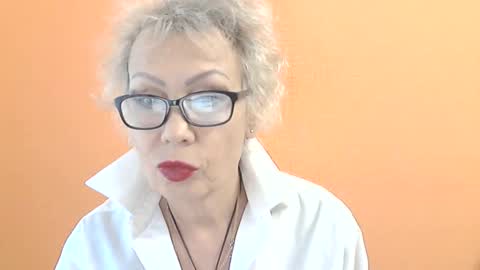 NessyJenixs online show from October 17, 7:55 am