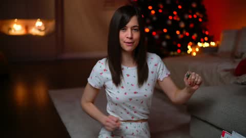 newchloe18 online show from December 15, 8:14 pm