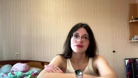 neylaglo online show from March 26, 2:30 pm