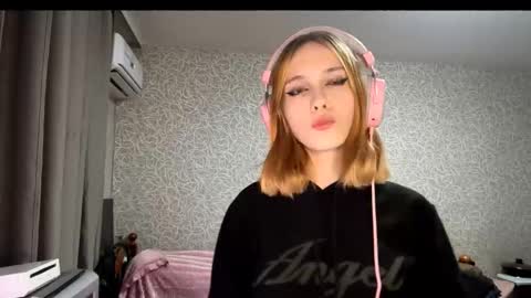 Eva Arts online show from November 25, 1:24 pm