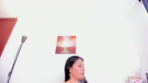 laura  online show from November 3, 5:06 pm