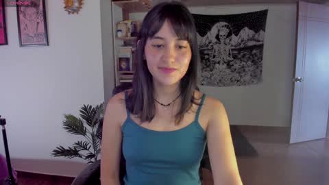 Nia online show from December 18, 7:41 pm