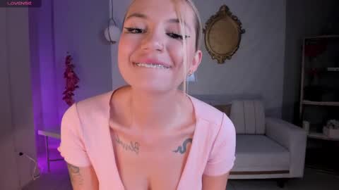 SQUIRTER DOLL    online show from February 26, 7:29 pm