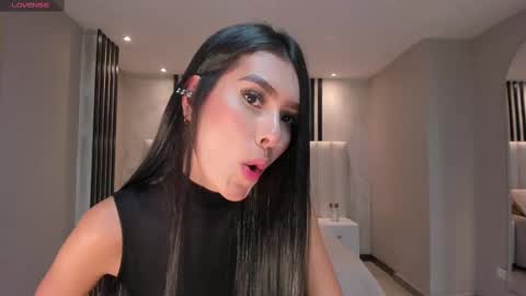 Call me Nia  online show from February 26, 9:50 pm