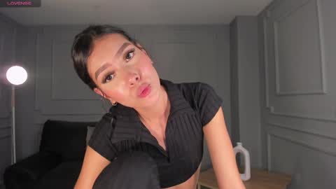 Call me Nia  online show from February 20, 7:41 pm