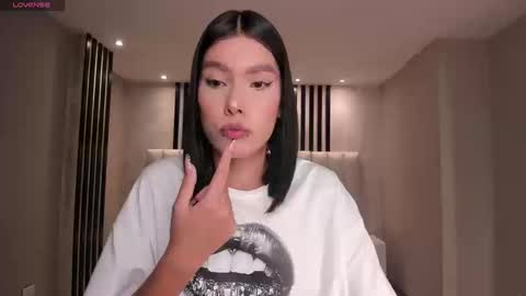 Call me Nia  online show from September 8, 6:29 pm