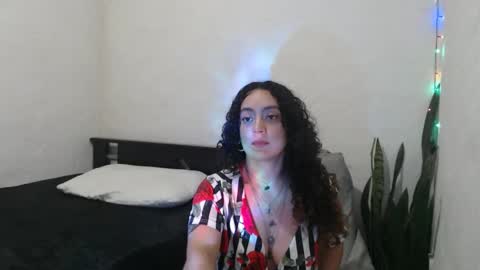 Snapshot of niavelvett chatting on October 19, 11:29 pm NiaVelvett online show from October 19, 11:29 pm