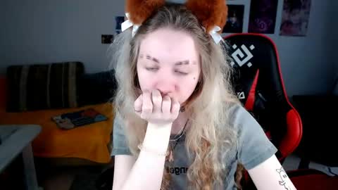 nica_kawaii online show from May 1, 7:22 am