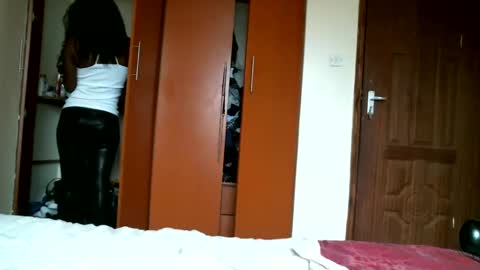 Snapshot of niceass_95 chatting on March 10, 8:50 am gabby online show from March 10, 8:50 am