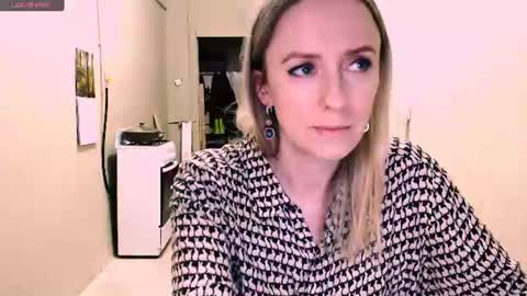 Kathrine online show from June 10, 7:34 pm