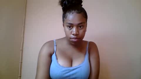 nicelly01 online show from May 6, 7:34 am