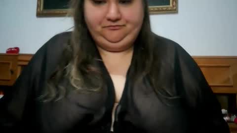 Nicholle online show from April 29, 9:42 pm