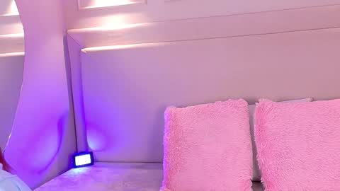 Snapshot of nicky_belmonth chatting on September 11, 12:05 pm nicky_belmonth online show from September 11, 12:05 pm