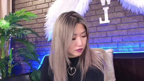 Snapshot of nicky_owl chatting on February 17, 12:49 pm Nicky online show from February 17, 12:49 pm