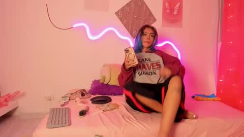 Snapshot of nicky_teem chatting on January 10, 4:44 am nicky_teem online show from January 10, 4:44 am