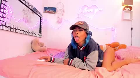 Snapshot of nicky_teem chatting on January 13, 4:18 am nicky_teem online show from January 13, 4:18 am