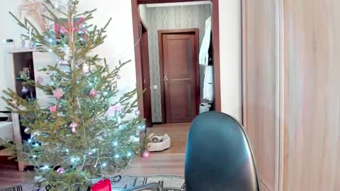 Nicky Weekends online show from December 28, 11:09 am