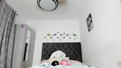 Nicole online show from November 29, 5:11 am