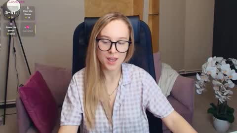 Nicoletta online show from December 4, 7:58 pm