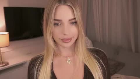 Nicole online show from July 2, 10:05 pm