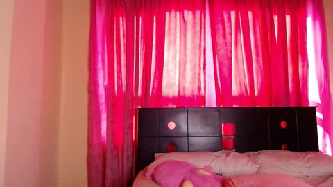 nicole online show from March 20, 8:03 pm