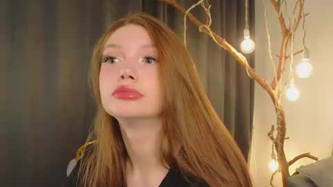 Nicole online show from May 9, 9:39 pm