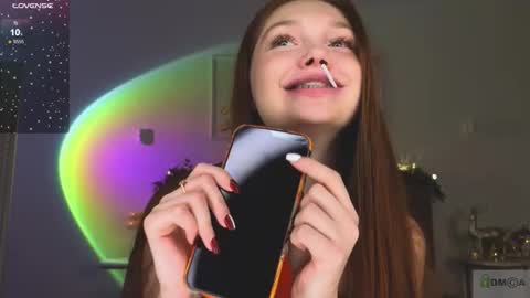 Nicole online show from December 18, 9:30 pm