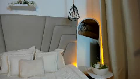 nicole_brown1126 online show from July 23, 3:47 am