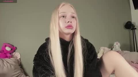 Mary online show from December 15, 11:54 pm