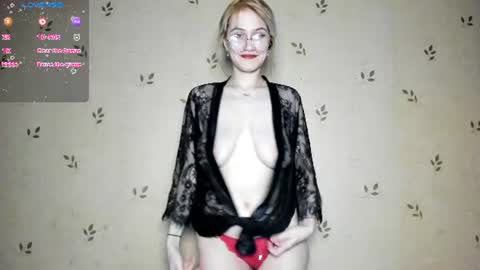 NicoleDavis online show from June 9, 7:35 pm